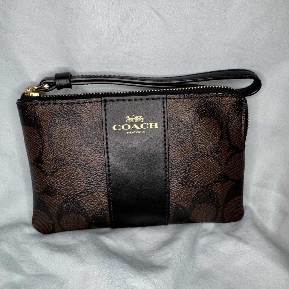 Coach Signature Canvas Wristlet – Brown/Black